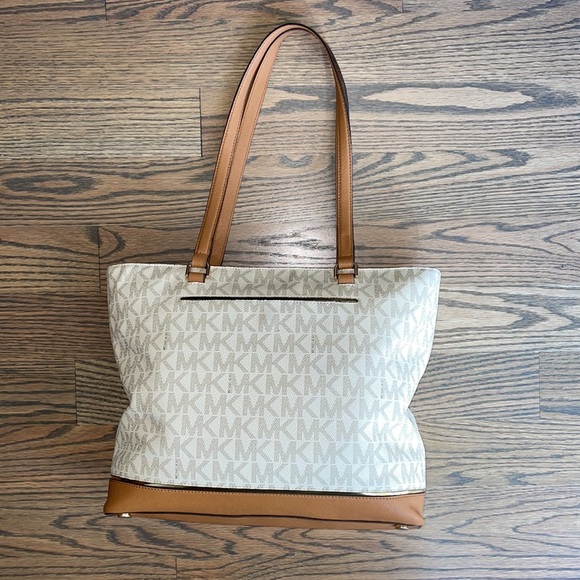 Michael Kors Frame out Item Leather Trim Vanilla NS Handbag - Picture 3 of 17